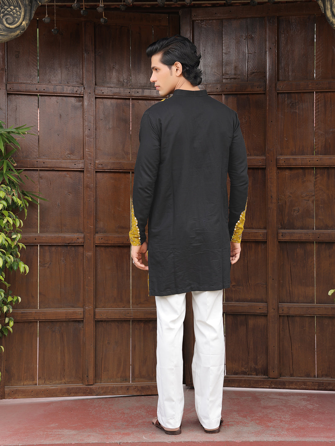 Men’s Black Cotton Multicolor Embellished Kurta