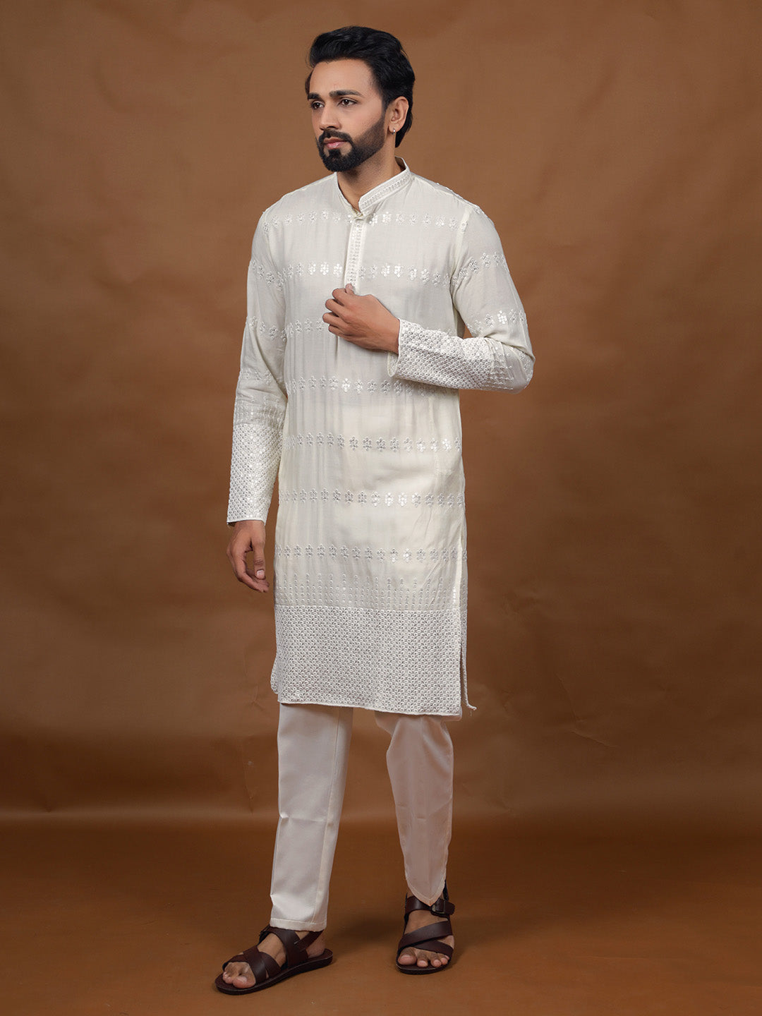 Off-White Embroidered Kurta – Mandarin Collar